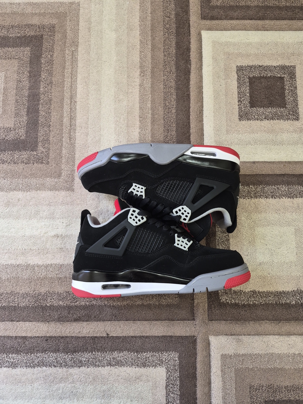Air Jordan Retro Bred 4s